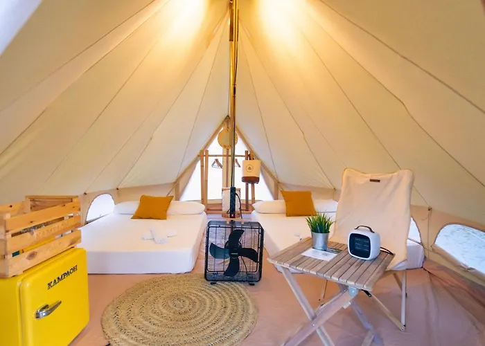 Kampaoh Роскошный шатер Сантильяна-дель-Мар